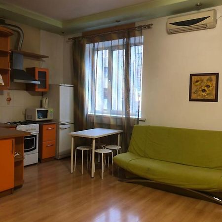 Квартира-Студия На Котляра Charkiw Exterior foto