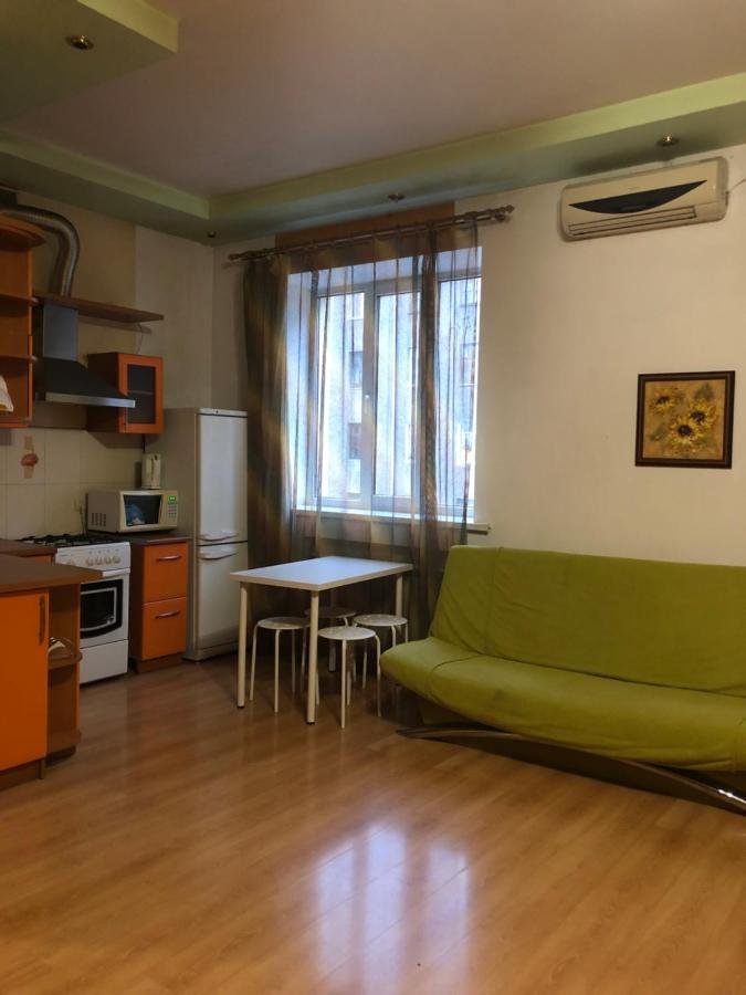 Квартира-Студия На Котляра Charkiw Exterior foto